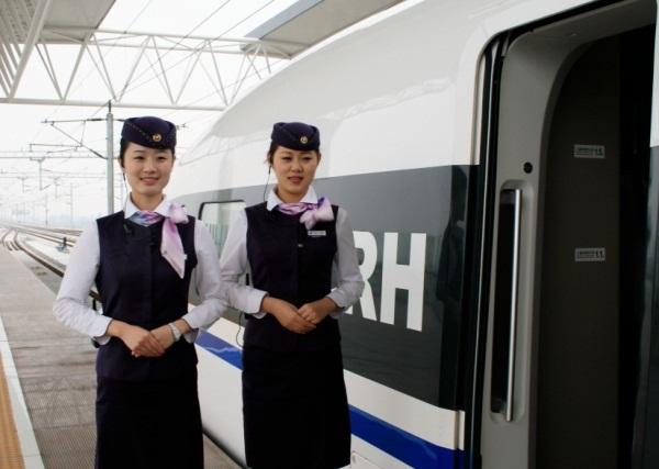 高铁乘务学校招生 石家庄高铁乘务学校哪个好？高铁面试有什么要求？ 教育资讯