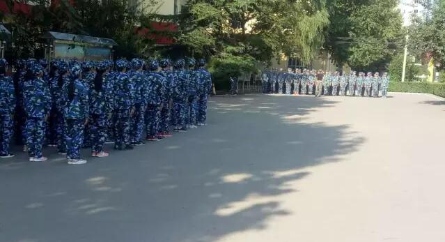 军训6.jpg 石家庄铁路技校2017新生军训 学校图片 第2张