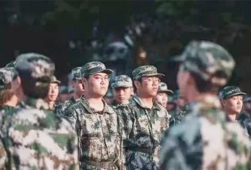  石家庄铁路学校军训瞬间 学校图片 第1张