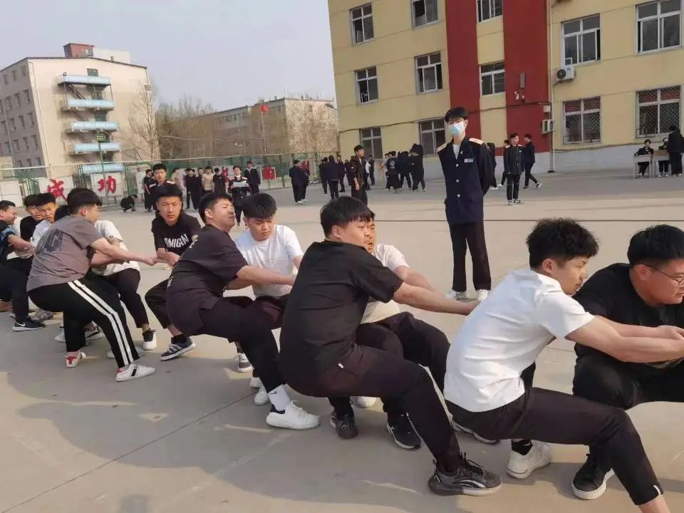 石家庄铁路学校 春日拔河 激情开战 学校图片 第1张