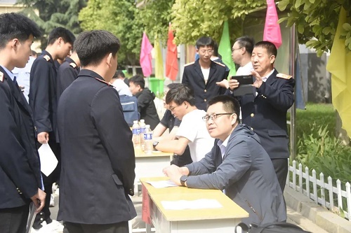 石家庄铁路学校2023年5月就业双选会现场 石家庄铁路学校2023年5月就业双选会现场 教育资讯 第1张
